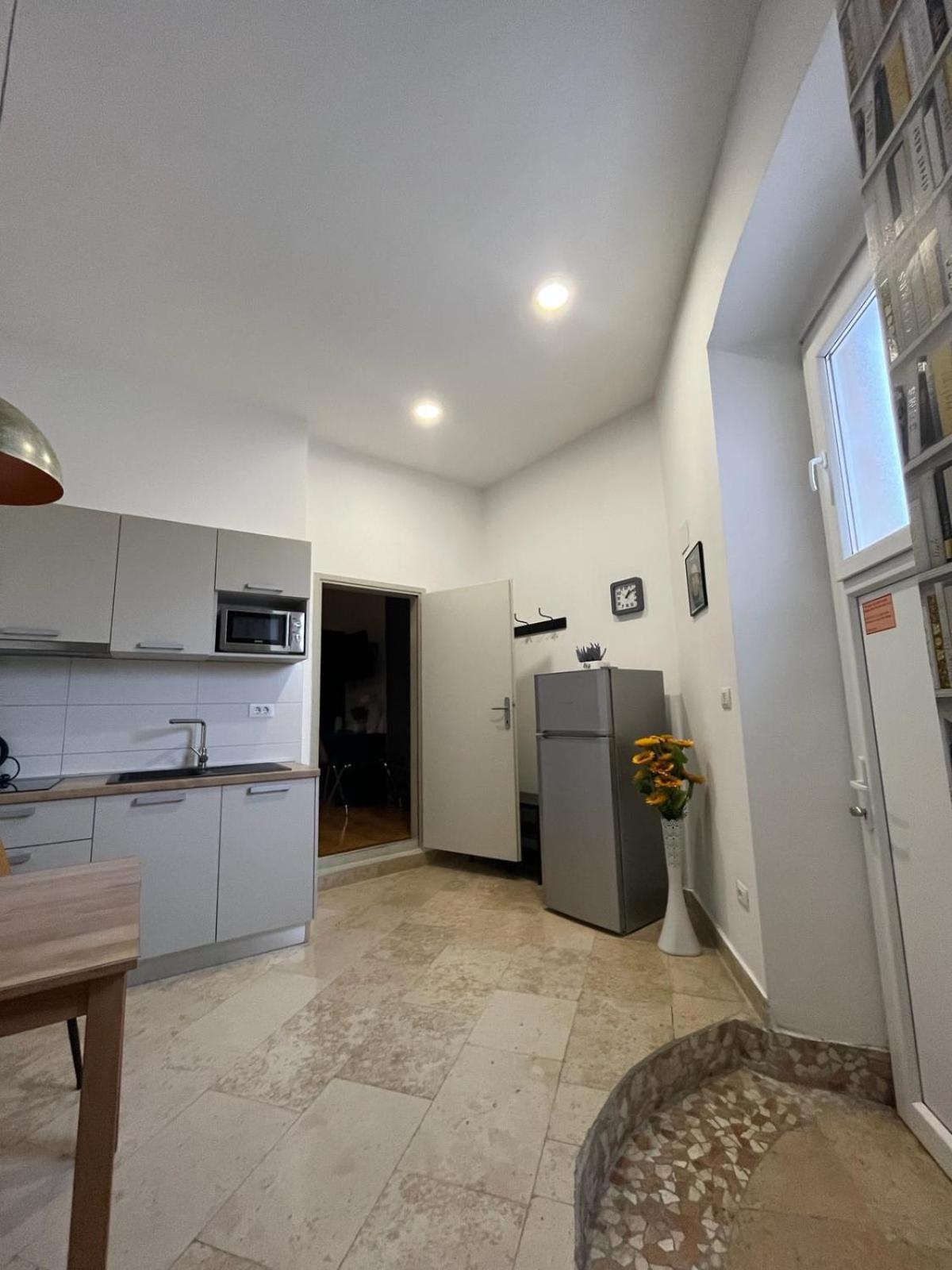 Apartment Arena พูลา ภายนอก รูปภาพ