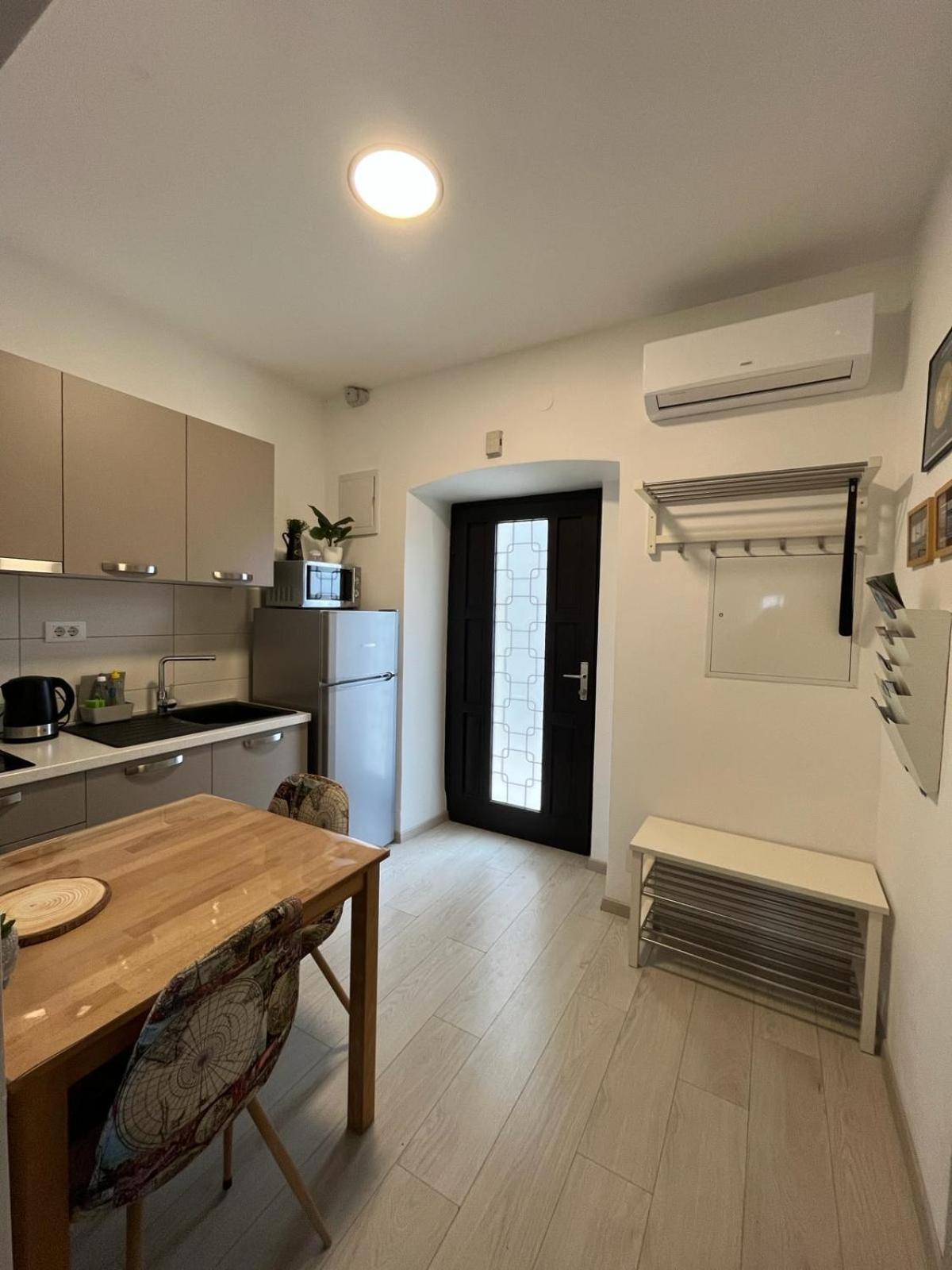 Apartment Arena พูลา ภายนอก รูปภาพ