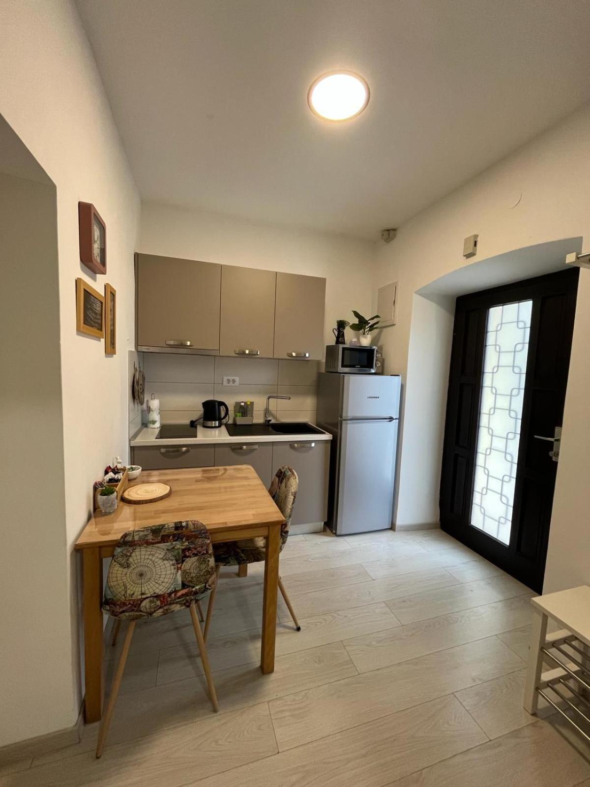 Apartment Arena พูลา ห้อง รูปภาพ
